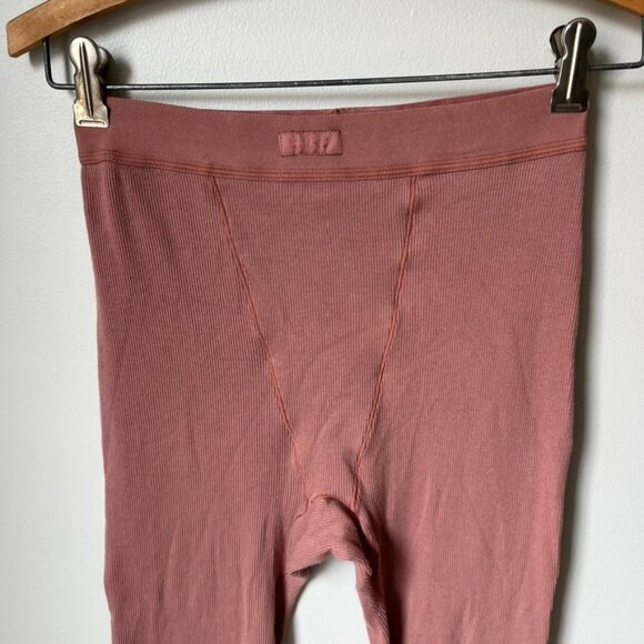 Skims Pink Leggings Women's Small - Picture 7 of 8